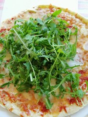 pizza margherita con rucola