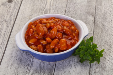 Baked kidney with tomato sauce