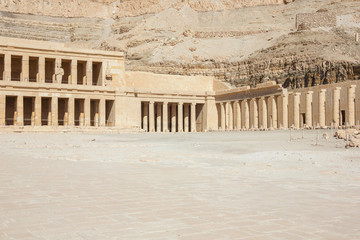 Fototapeta premium Side view of the Temple of Hatshepsut in the vicinity of Luxor