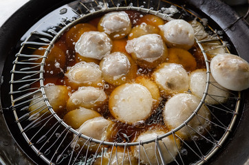 Deep-fry Taiwanese Meatballs