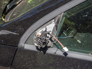 Kaputter Außenspiegel Auto