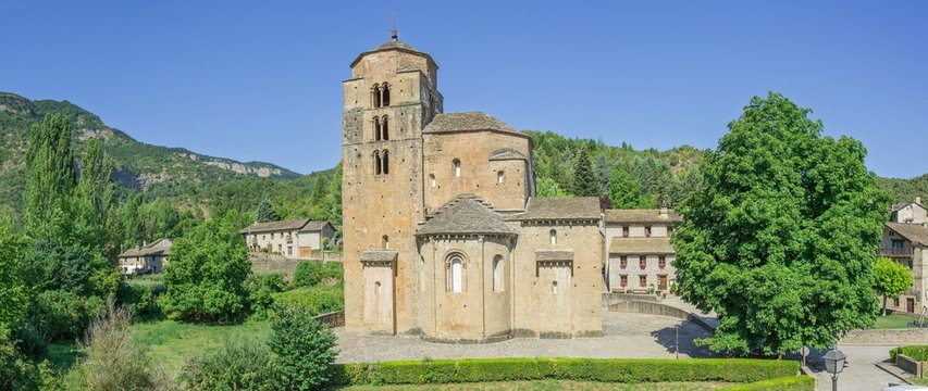 Santa Maria parish church, 11th century, Santa Cruz de la Seros, Aragon, Spain, Europe