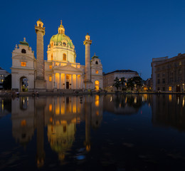 Fototapeta na wymiar St. Charles's Church in Vienna, Austria