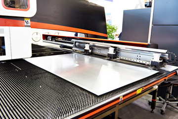 Coordinate turret punch press