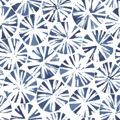 Gordijnen Shibori-stijl bloeit. Indigo blauw abstract naadloos vectorpatroon © IMR