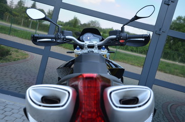 motocykl, motocykl, motocykl, motocycle, predkość, koła, silnik, przewozy, izolowany, motocyklista, czarna, droga, przewóz, auta, jechać, sport, chrom, biała, stary, koła, cykl, chopper, jeździec, moc © Szymon