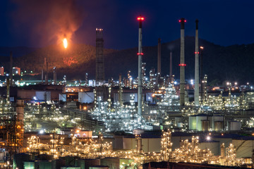 Fototapeta na wymiar oil and gas refinery petrochemical factory at night, petroleum and chemical plant