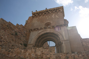 VIEJO PORT&Oacute;N A CONTRALUZ