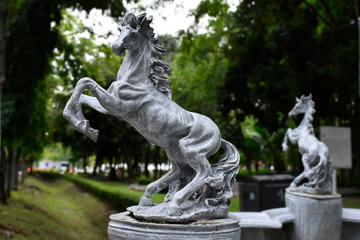The horse statue is a leap To reach the finish line or victory