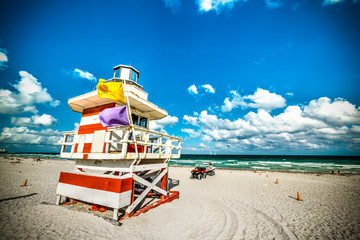Fototapeta premium Colorful lifeguard hut in South Beach