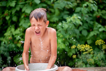 boy in swimming pool © Анастасия Чернова