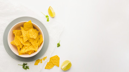 Dipping nacho chips