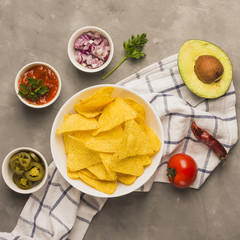 Dipping nacho chips