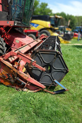 Harvester mechanism for harvesting crops
