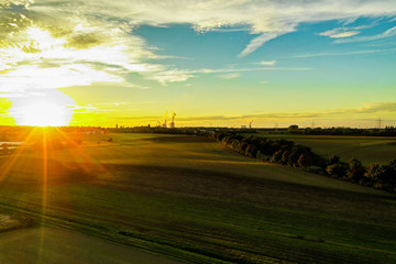 Fototapeta premium Abendblick in Richtung Kraftwerk