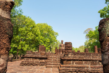 Fototapeta premium Wat temple in Kamphaeng Phet Historical Park Thailand.