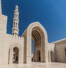 Fototapeta na wymiar Minaret of Sultan Qaboos Grand Mosque in Muscat, Oman