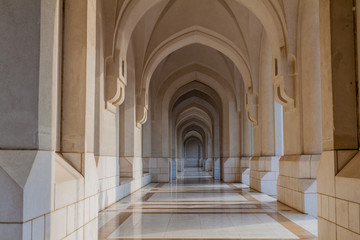 Fototapeta na wymiar Colonnade archway in Old Muscat, Oman