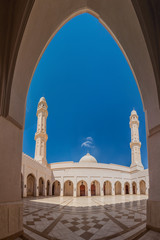 Fototapeta na wymiar Courtyard of Sultan Qaboos Mosque in Salalah, Oman
