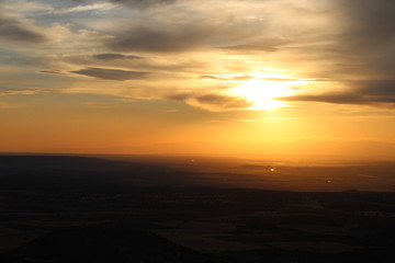 Fototapeta na wymiar sunset on the horizon