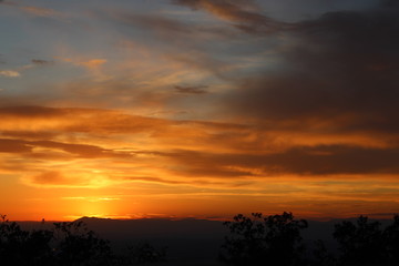 Fototapeta na wymiar sunset in the mountains 