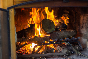 El fuego en una fogata