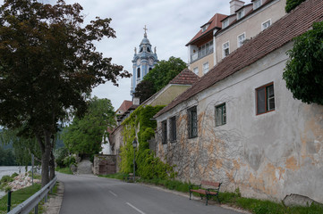 Fototapeta na wymiar Church Mariae Himmelfahrt in Durnstein