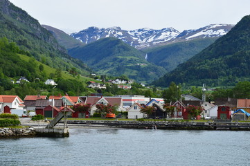 Fototapeta na wymiar Norwegian mountains and fiords