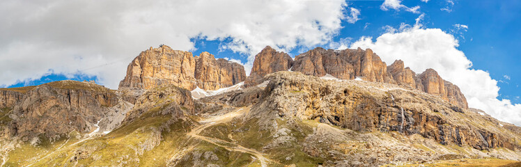 Fototapeta na wymiar View of the mountains of Sass Pordoi, Trentino alto Adige - Italy