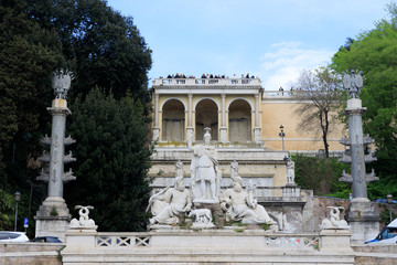 Fototapeta na wymiar Fountain at the Piazza del Popolo