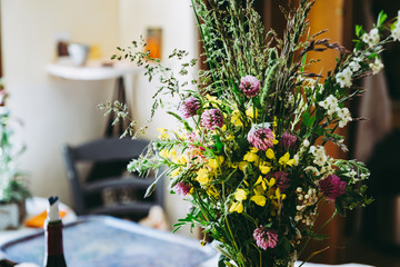 Bouquet de fleurs champêtres décoratif