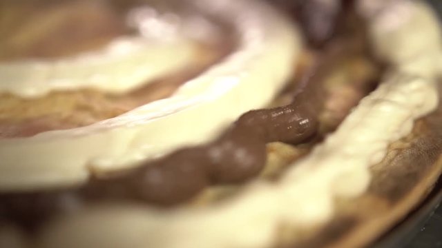 Pizza doce chocolate branco e escuro