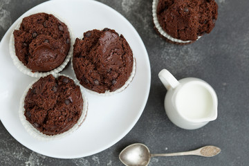 chocolate muffin, chocolate muffin, pastry, coffee dessert