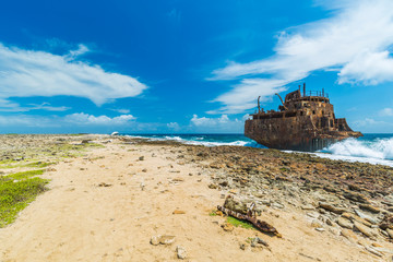 Shipwreck klein curacao at sea