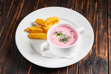 cold beetroot soup with baked potato