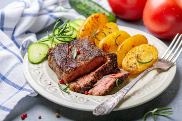 Entrecote with roasted new potatoes.