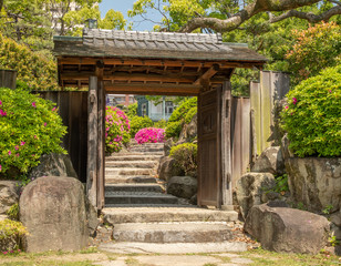 Der Suraku-en Garten in Kobe mit vielen Azaleen