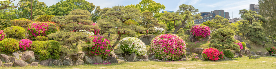 Der Suraku-en Garten in Kobe mit vielen Azaleen