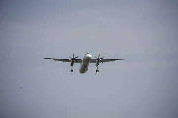 Bombardier Dash8Q400 © Adam Stopa