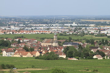 Fototapeta na wymiar Bourgogne - vignoble - village de Marsannay