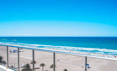 Fototapeta na wymiar Playa vista desde la terraza