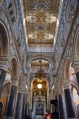 Fototapeta na wymiar Altamura (Bari) - Duomo Cattedrale - Navata Centrale