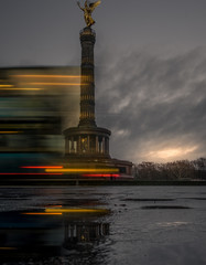 Bus vor der Siegessäule