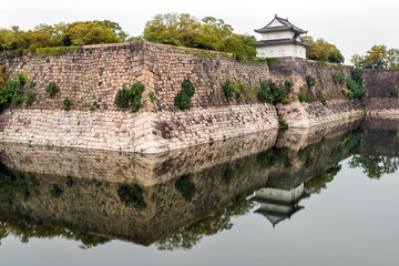 Fototapeta na wymiar Wall samurai castle in Osaka.