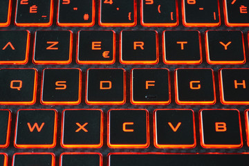 clavier d'ordinateur, clavier azerty, rétro-éclairage du clavier, clavier rouge et noir