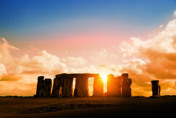Stonehenge at sunset, United Kingdom - obrazy, fototapety, plakaty