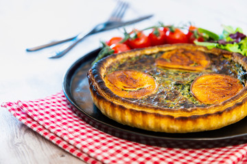 Spinach goat cheese tart with cream