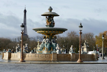 Fototapeta na wymiar Fountaine des Mers, Place de La Concorde, Paris, France