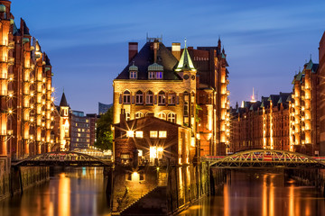Fototapeta na wymiar Hamburg city lights