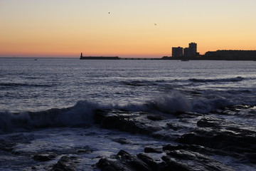 coucher de soleil sur les jetées des Sables d'Olonne
